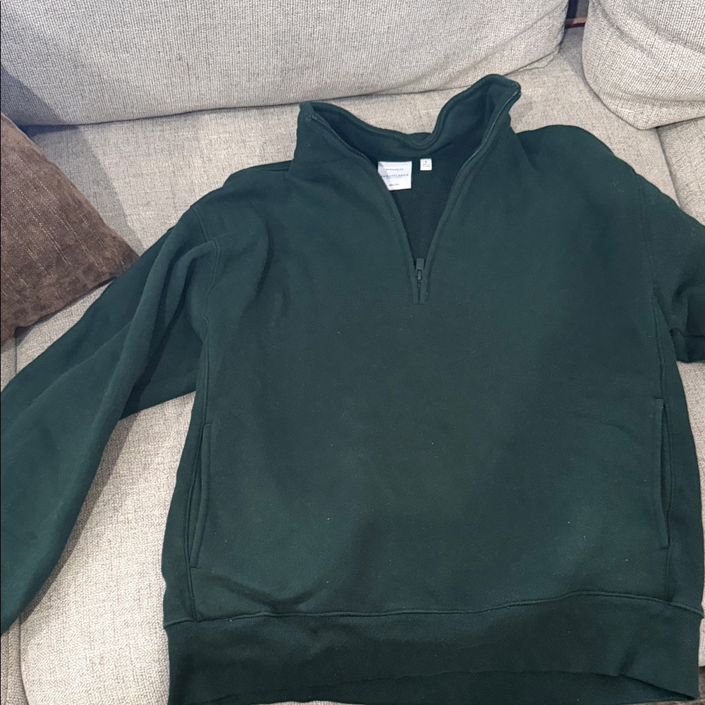 Aritzia Women's Dark Green Zip-Up Sweater